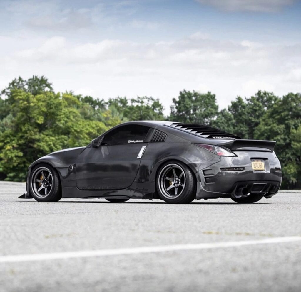 350z V2 Wide Body Kit Hyper Hive 